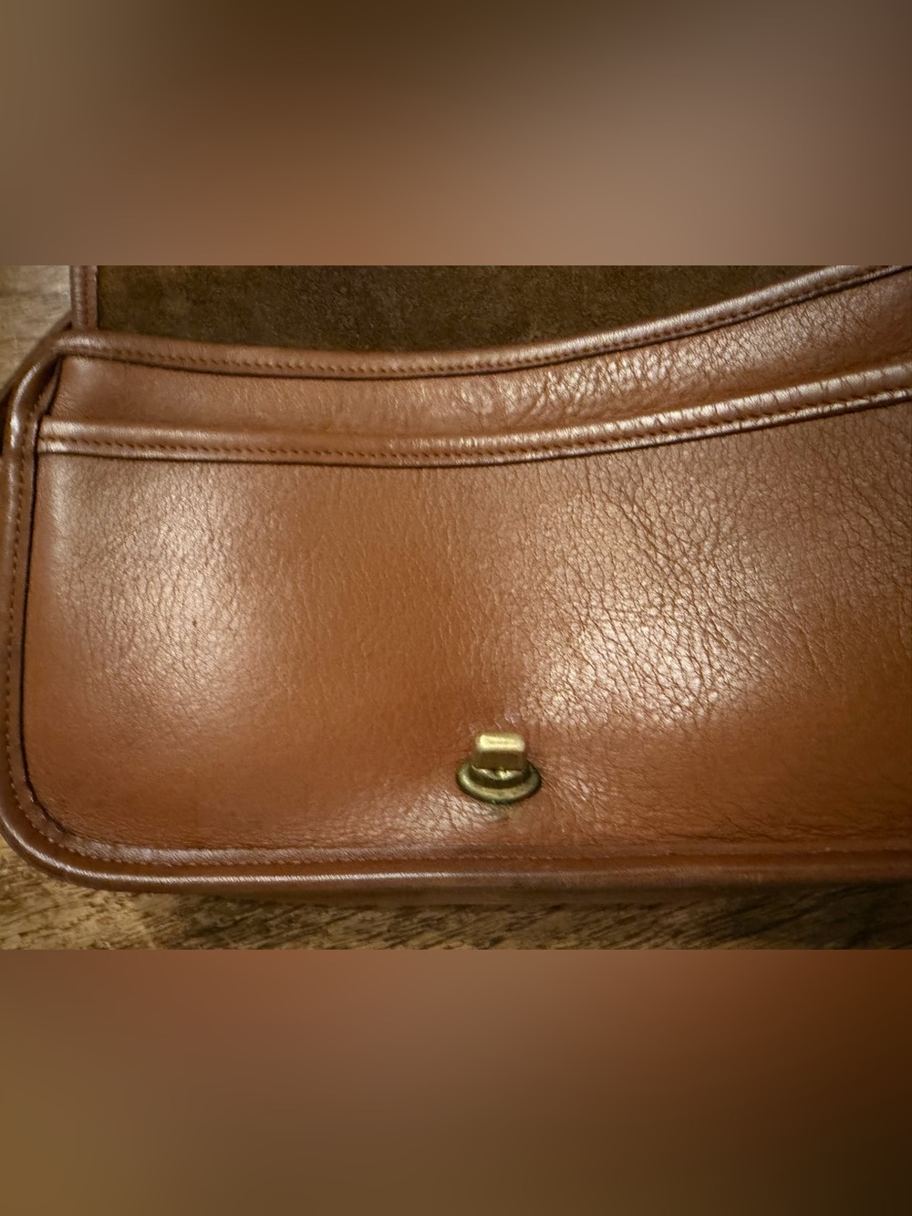 Coach British Tan Leather Turnlock Crossbody Clutch 9755 - Picture 15 of 16